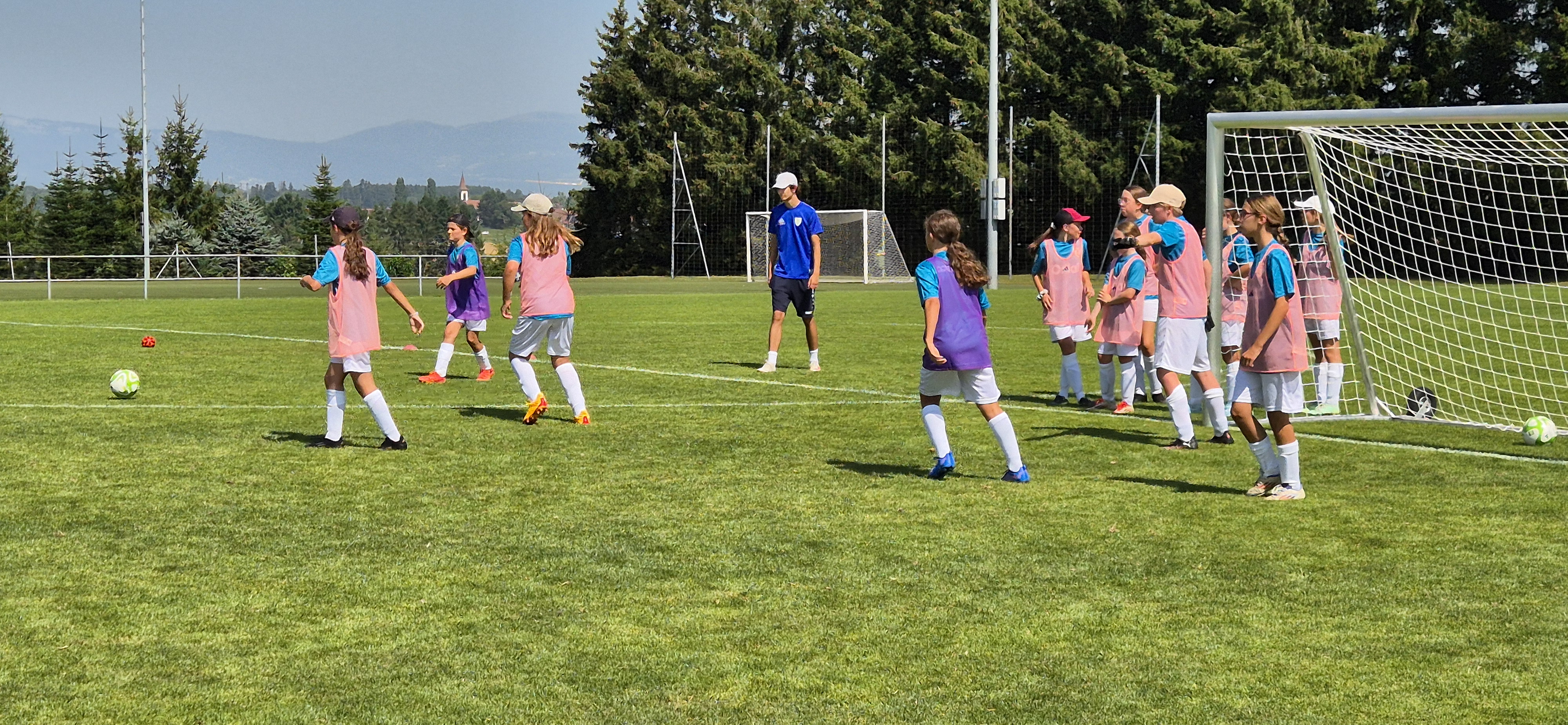 Camp Football Féminin Coerver For Her — joueuses en action